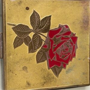 Vintage 1940 brass Red Rose Decorative Box Princess makeup mirror Case 🥰